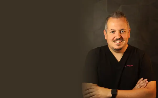 El Dr. Eloy Yagüe, odontólogo de estética dental en SMD Clinic