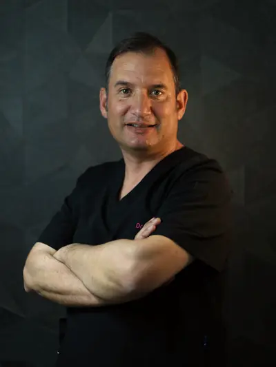 Dr. José Rada, odontólogo e implantólogo de SMD Clinic